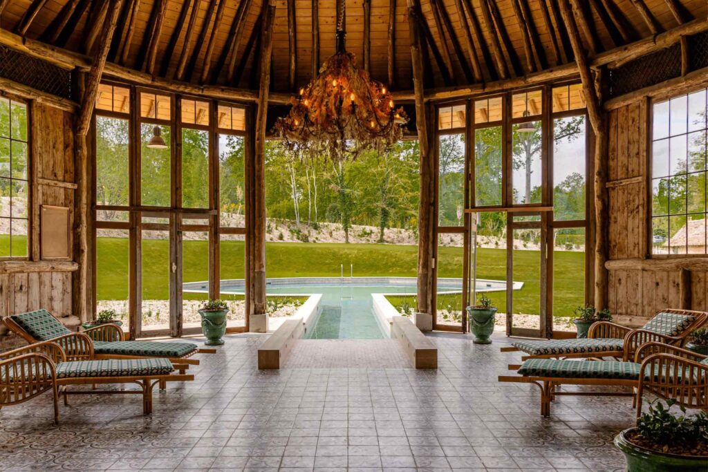 An outdoor spa area in a gazebo at Abbaye des Vaux-de-Cernay.