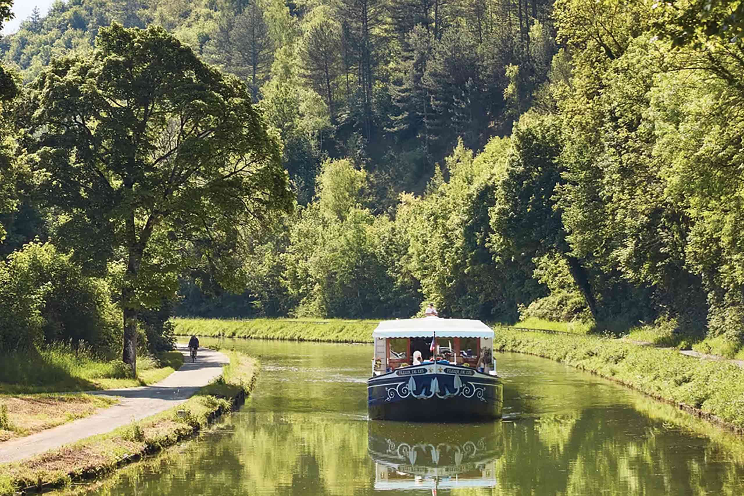 Les Bateux Belmond afloat in France