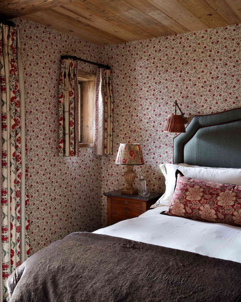 A bedroom at Eleven Chalet Hibou in Le Miroir, Sainte-Foy-Tarentaise, Savoie, France